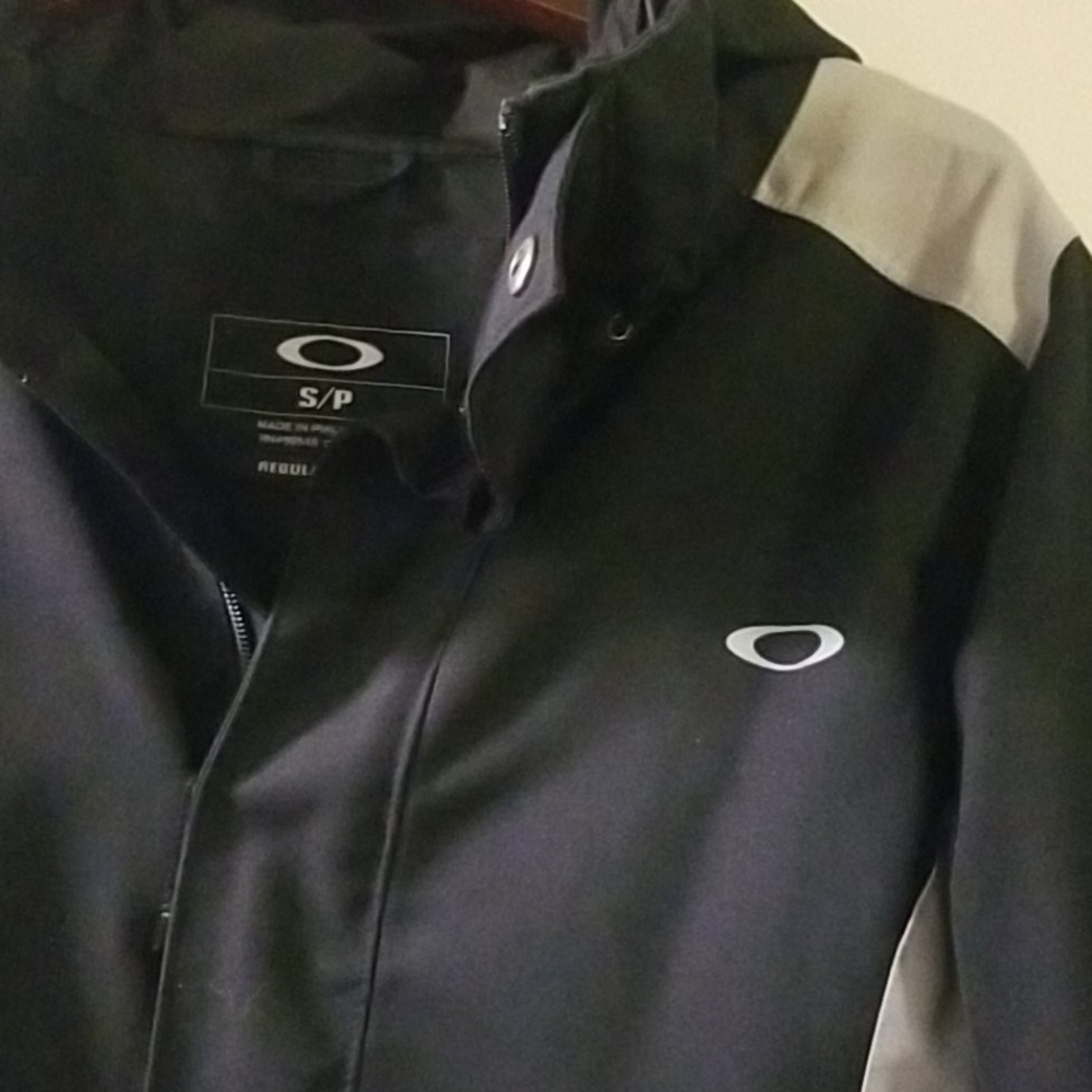 Oakley snow jacket - Picture 2 of 8